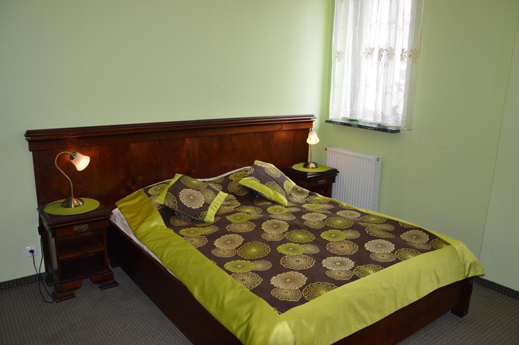 Pensjonat Sielec Hotell Sosnowiec Rom bilde